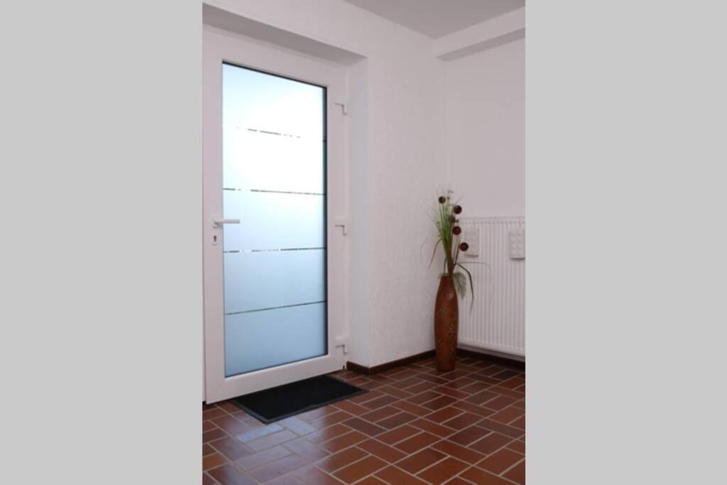 Moderne Ferienwohnung Mit Privatem Eingang - Rosa Kalletal Exterior photo